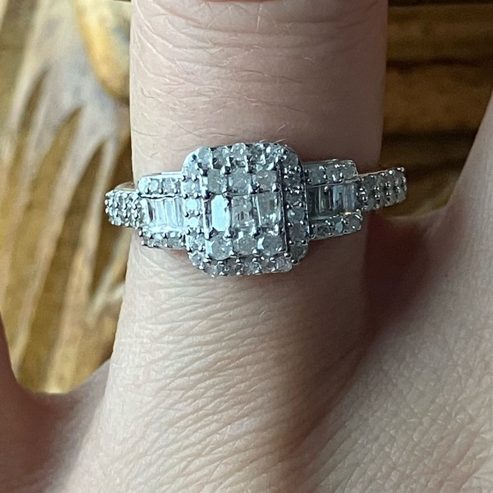 Natural White Diamond Sterling Silver Art Deco Ring Size 6